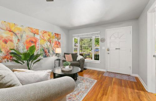 Urban Nest - Garage, Sunroom & Fenced Yard - Foto 5