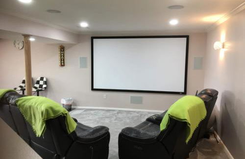 Privacy, entertainment, comfort galore 2 BR LR 1BA Home Theater, Pool Table - Foto 5