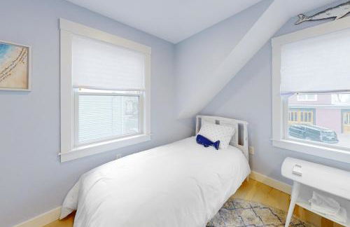 Beau's Beach House - Photo 17