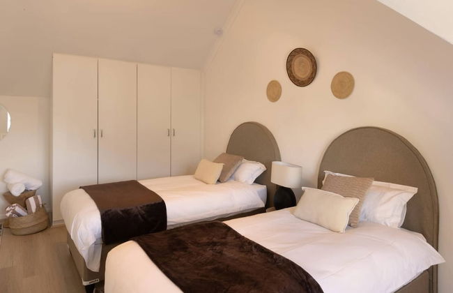 2 Bedroom Apartment, Princess Beach Club, Houtbay - Photo 6