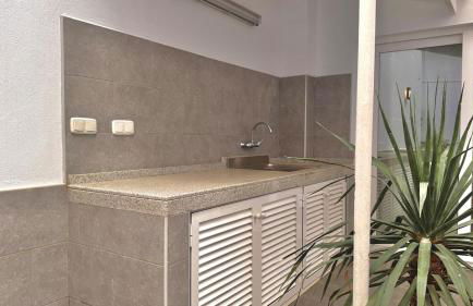 Stunning Home, AC, Beach, Backyard, 4 BR - Photo 43