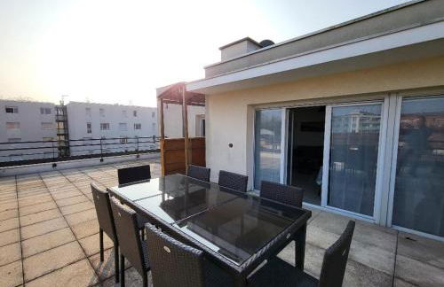 ROOFTOP 3 CHAMBRES, TERRASSE, GARAGE - Foto 4