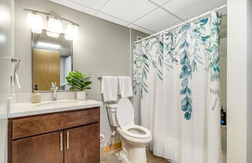 HUGE 2BR Apt Next to Wells Fargo -FREEParking! - Foto 13