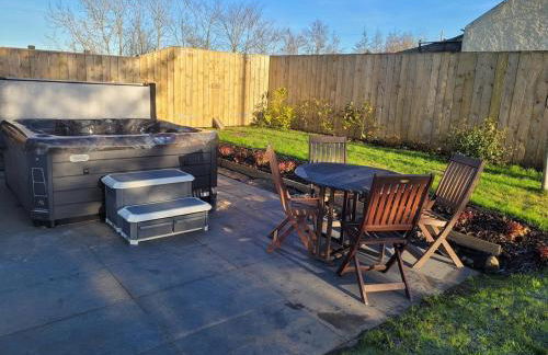 Hot Tub Cottage in Stewarton, Ayrshire - Foto 5