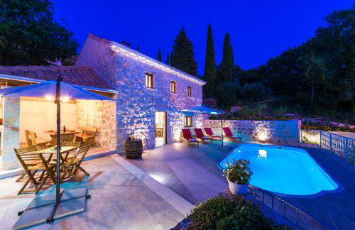 Holiday Home Marina - private swimming pool - Foto 1