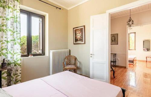 Mansion of 120 m2, with high ceilings and big yard - Foto 18