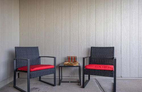 Fireside Haven - Hot Tub & Downtown Walkable - Foto 27