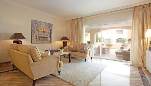 Hacienda Elviria - Photo 2