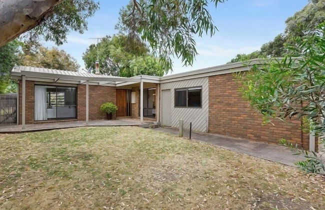 3 Bedroom House - Jan Juc - Near Beach - Photo 18