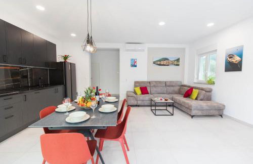 House Bartulovic - Jan Apartment with a pool - Photo 1