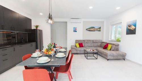 House Bartulovic - Jan Apartment with a pool - Photo 1