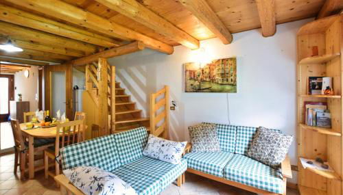 2 Bedroom Cozy Apartment In Arsiè - Foto 2