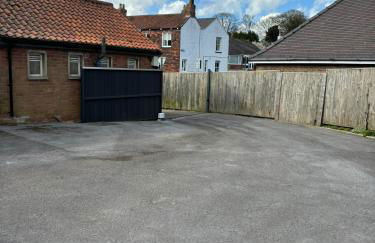 Potters Lodge - private parking & self check in - Foto 7