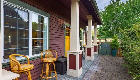 Sunny Backyard Fireplace Coastal Access in Peaceful Neighborhood Near Shopping - Photo 5, Other