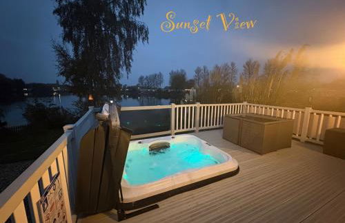 Tattershall Lakes Sunset View Caravan Lakeside, Hot Tub, Garden, Private Fishing Peg & WiFi - Foto 17