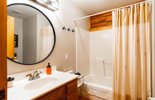 Havenbrook-Hocking Hills Luxury, 10 Acres, Hot Tub - Foto 25