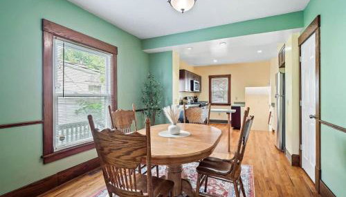 Entire Duplex w Historic District and Sleeps 12 - Foto 2