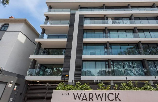 Urban Chic Apartment Close to Waterfront Warwick - Photo 14