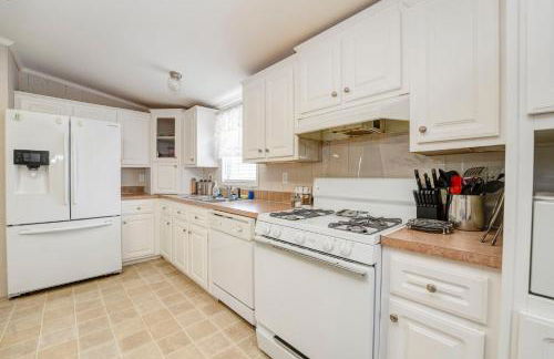 3 bed 2 bath with office room-with futon bed on Weiss Lake - with community ramp & dock - Photo 7