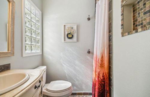 Tropical Retreat with Heated Pool & Firepit - Foto 15