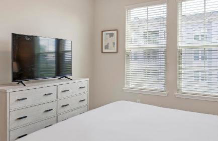 Landing Incredible 2BD Pool Clubhouse - Foto 18