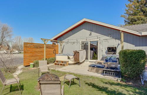 9 Mi to Shore Home with Hot Tub in Howards Grove! - Foto 20