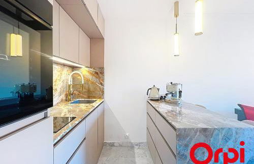 Appartement Rénové avec Terrasse et Parking à Menton - FR-1-647-55 - Photo 4