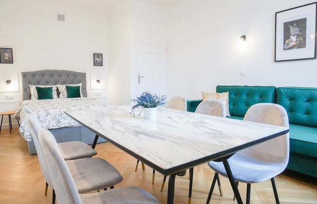 AAA STAY Premium Apartments Old Town - Photo 12