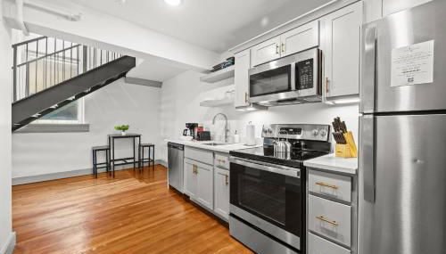 Chic and Comfy Unit w Free Parking Medical District - Foto 2