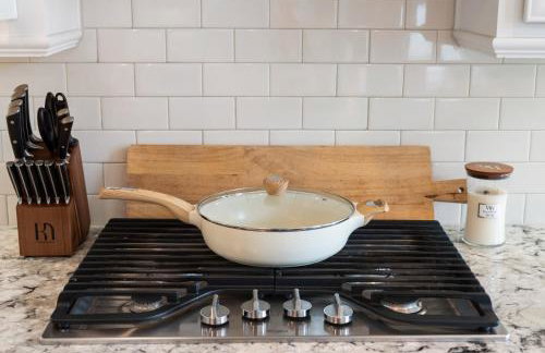 Iron & Ivy 5BR5BA Sleeps 12 - Foto 16