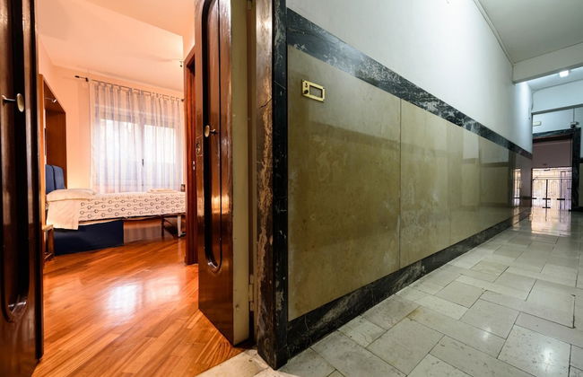 Via Avvocata 10 in Napoli - Photo 1