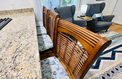 Luxury 2/2 private oasis w/Hot Tub walk to Beach - Foto 10