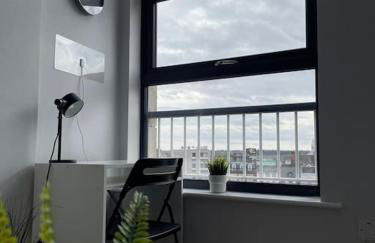 Deluxe Apartment in Central Northampton - Heart of Market Square - Photo 3