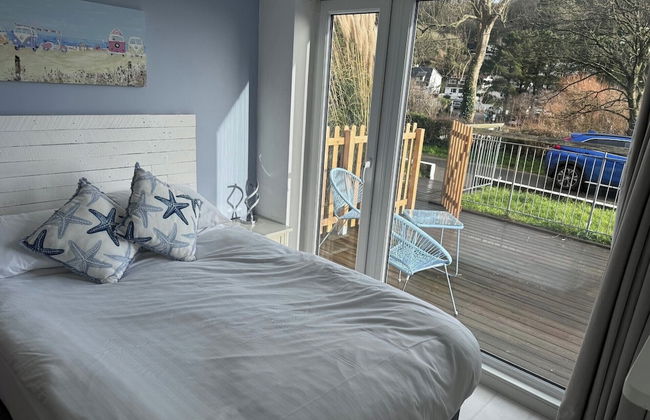 Sea View - 1min to Beach - Dog Friendly - 4 Guests - Foto 3