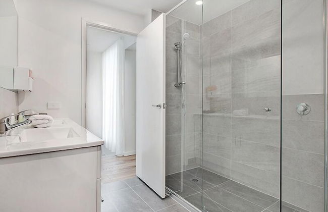 Roden Residences - Photo 23