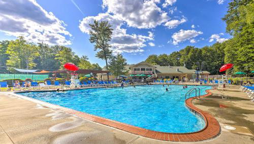 Woodsy Big Bass Lake Hideaway with Fire Pit and Deck! - Foto 3