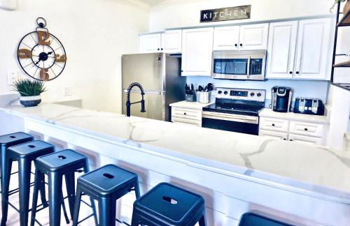 Barefoot Bliss - beachfront condo - sleeps 12 - Foto 30