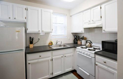 2Bed, 15Bath, Multi-Level Townhouse, Sleeps 6 - Photo 5