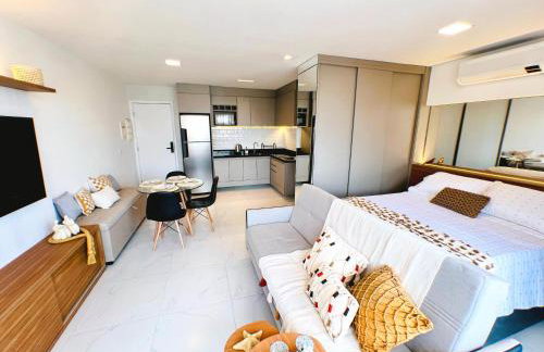 Flat Luxo com Coworking, Academia e Rooftop - WiFi 1Gb - Beira Mar 4 min - Foto 11