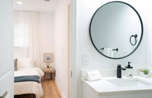 Cozy 3BR with Patio & Yard Near Ybor City - Foto 15