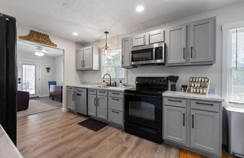 Newly Renovated 5BR 2 Living Rooms Sleeps 10 - Foto 5