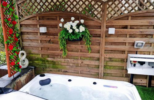 Luxury Unique Townhouse with Hottub & Pizza Oven - Foto 3