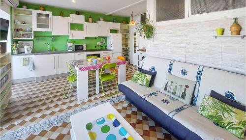 Awesome Apartment In Saint-Étienne - Foto 3