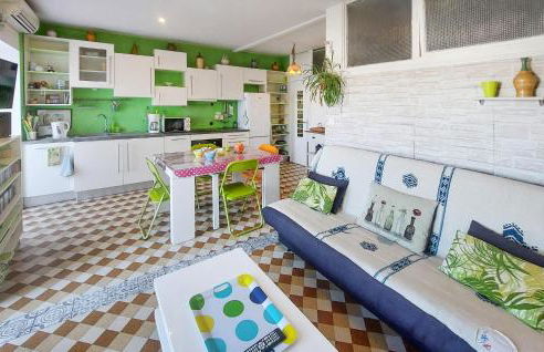 Awesome Apartment In Saint-Étienne - Foto 3