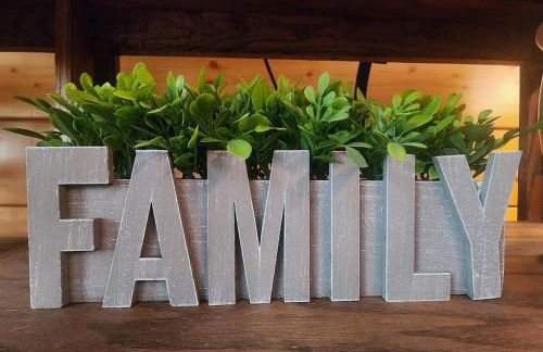 Bear Escapes II Affordable Luxury Cabin - Foto 32