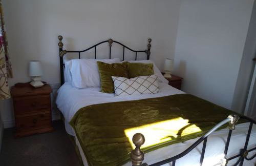 Staycation 3-bedroom home with panoramic views free off road parking - Foto 5