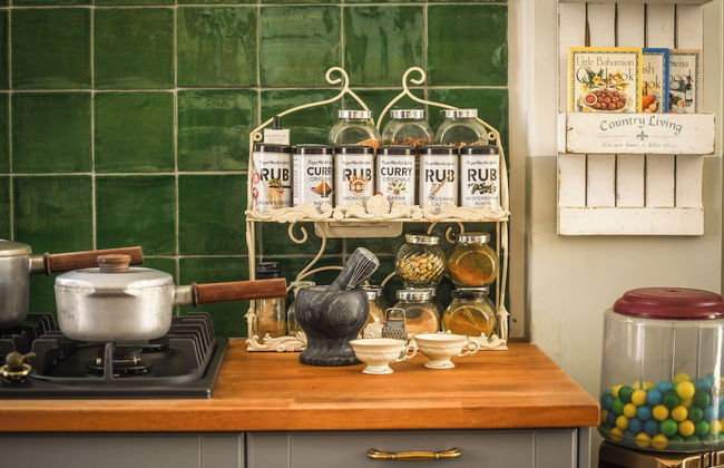 Elegant 1BR Apt w Balcony in the City - Photo 18