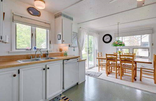 Vibrant Waterfront Vacation Rental on Lake Huron! - Foto 9