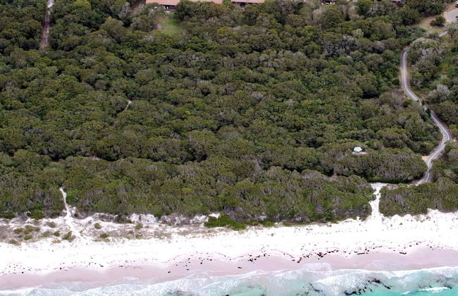 Emu Beach Chalets - Photo 57