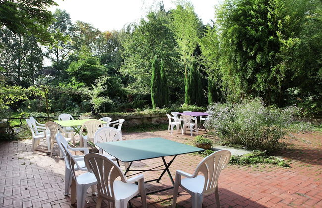 Spacious 11-bed Family Retreat - Photo 25